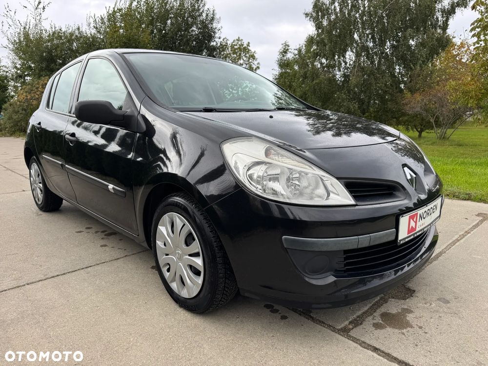 Renault Clio 1.2 16V Authentique - 9