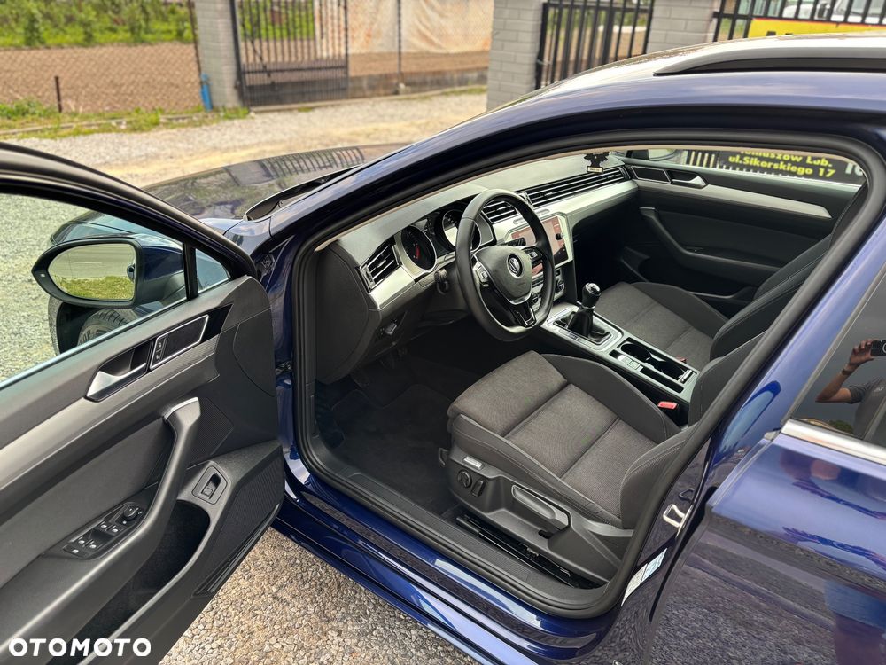 Volkswagen Passat - 6