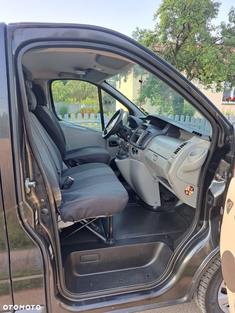 Opel Vivaro - 10
