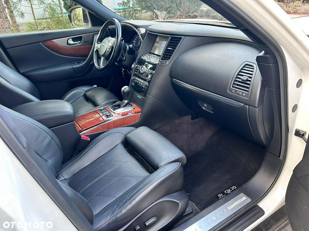 Infiniti QX70 3.7 AWD S Premium - 31