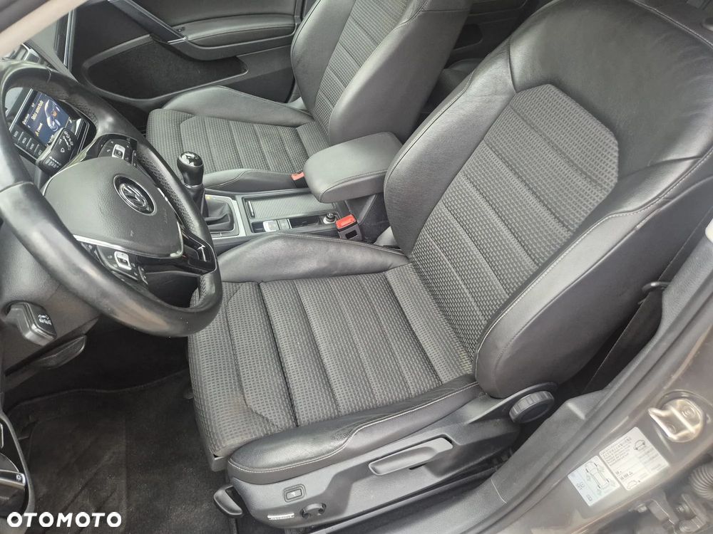 Volkswagen Golf 1.2 TSI Highline - 11