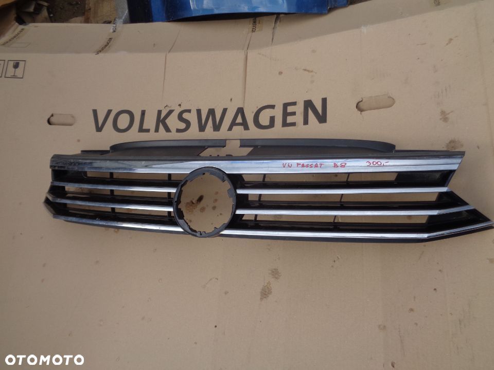 VW PASSAT B8 GRILL - 1