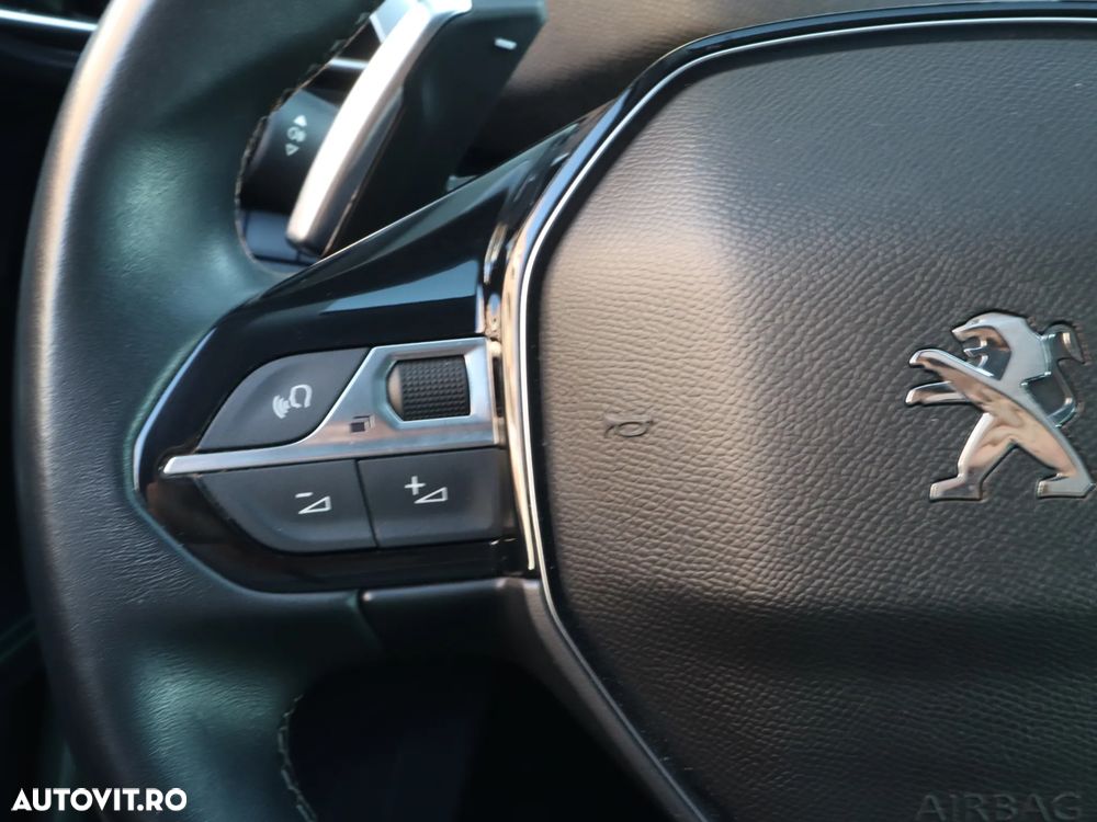 Peugeot 3008 1.2 PureTech 130 EAT8 Allure Pack - 27