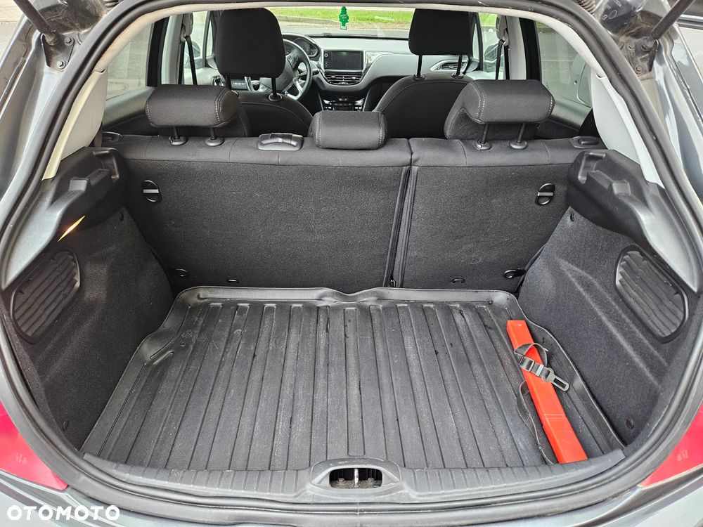 Peugeot 208 1.2 PureTech Style - 21