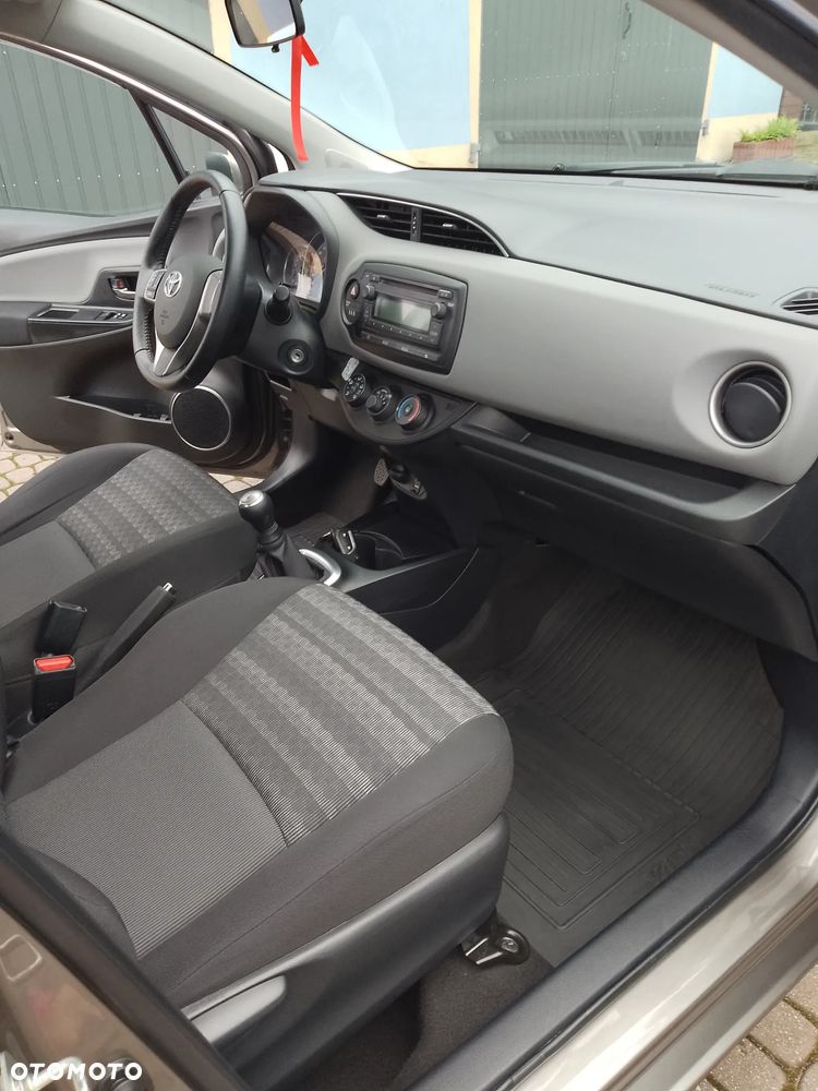 Toyota Yaris 1.0 Active EU6 - 11