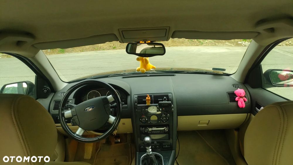 Ford Mondeo - 12