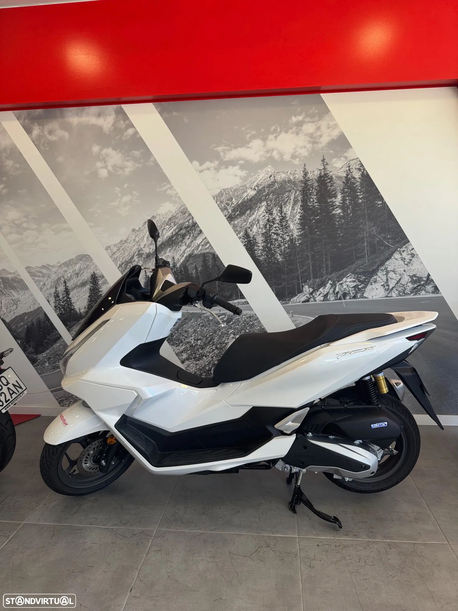 Honda PCX125 DX - painel TFT - 1