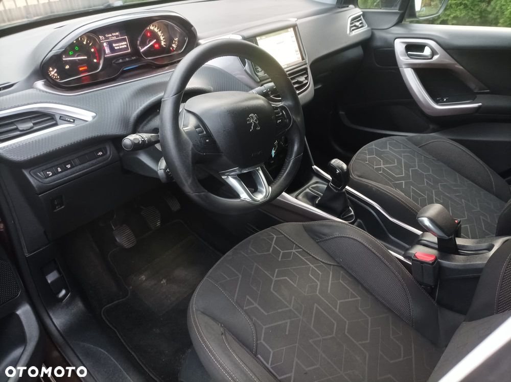 Peugeot 2008 - 6