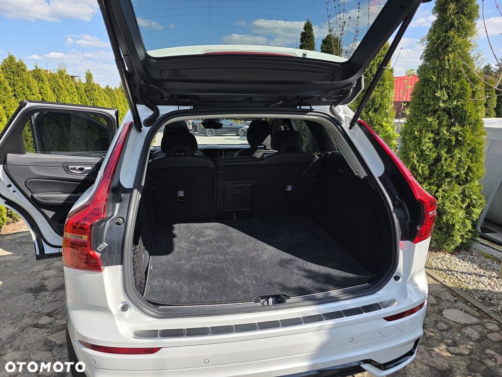 Volvo XC 60 B6 B AWD Momentum Pro - 21