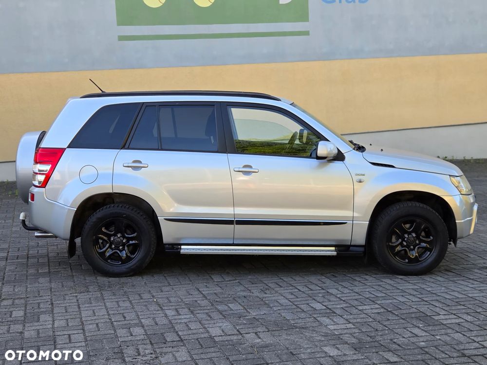 Suzuki Grand Vitara 1.9 DDiS Comfort DPF Family - 2