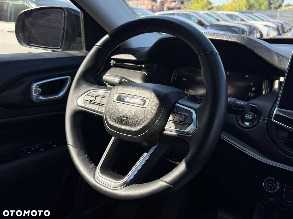 Jeep Compass - 34
