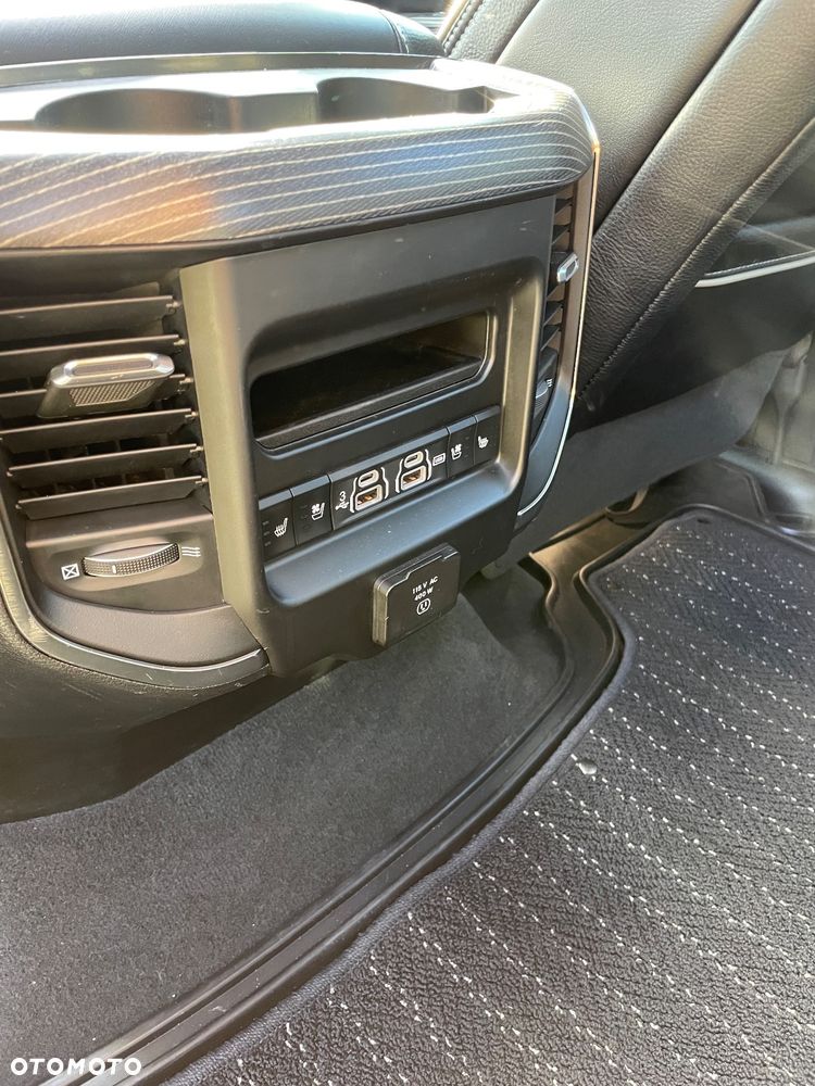 RAM 1500 5.7 Crew Cab Limited - 11