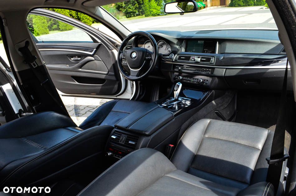 BMW Seria 5 520d Luxury Line - 36