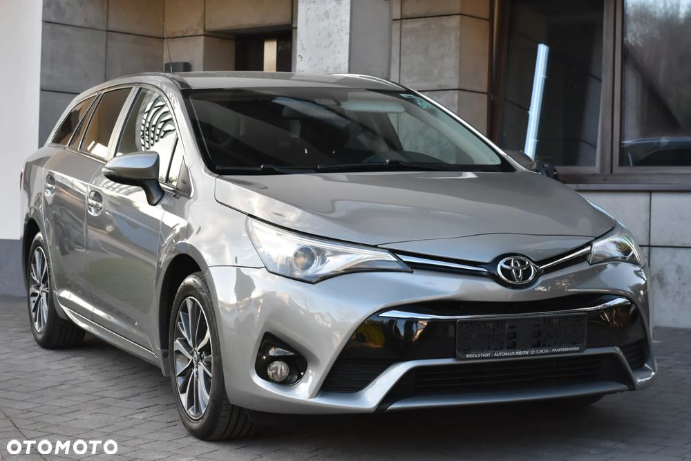 Toyota Avensis - 13