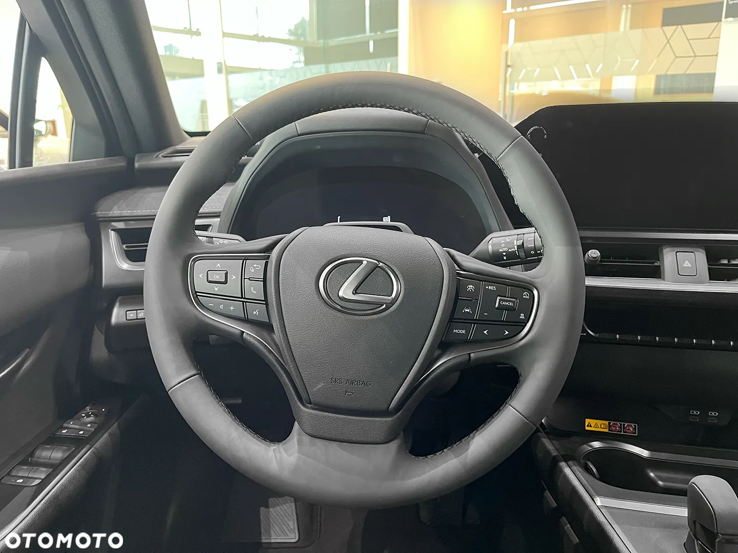 Lexus UX 300h F Sport Design - 8