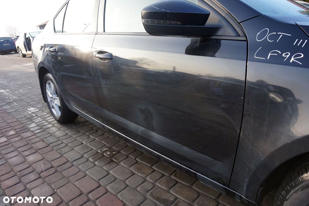 DRZWI PRZEDNIE PRAWE OCTAVIA III 5E3 LB LIFTBACK LF9R  CZARNY SKODA 2012-2016 - 2