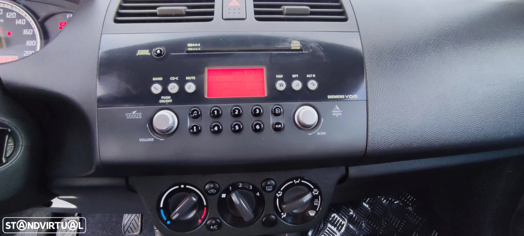 Suzuki Swift 1.3 16V GLX - 12