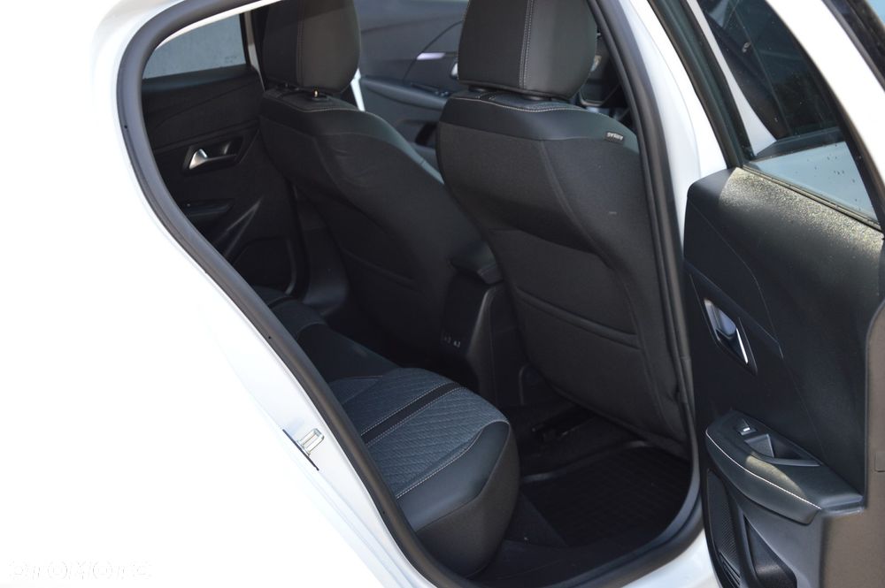 Peugeot 208 PureTech 100 Allure - 22