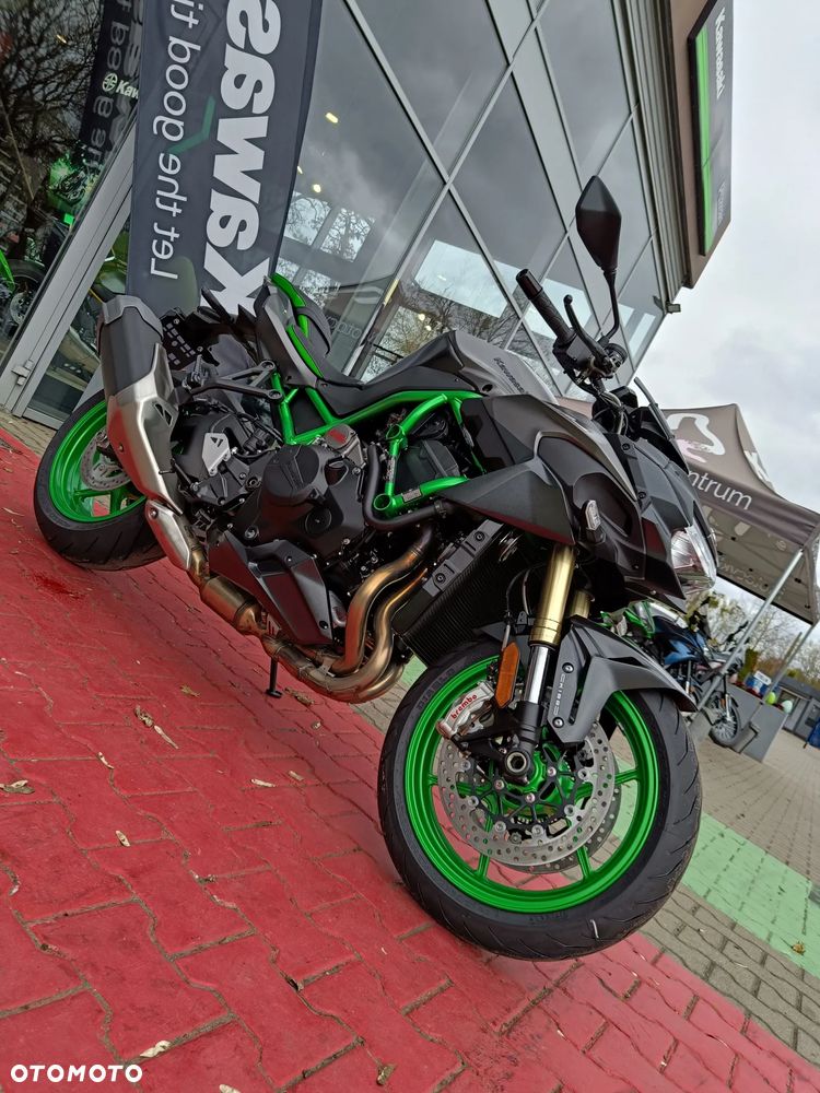 Kawasaki H2 - 23