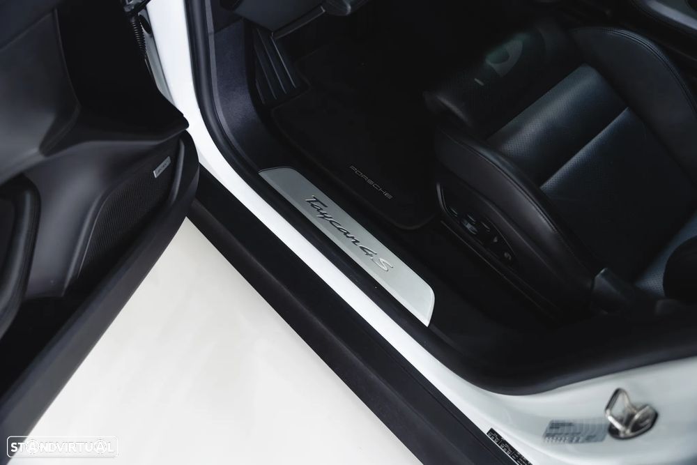 Porsche Taycan 4S Bateria Performance Plus - 28