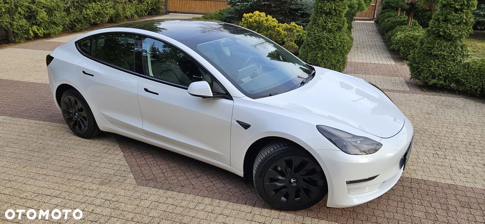 Tesla Model 3 - 1