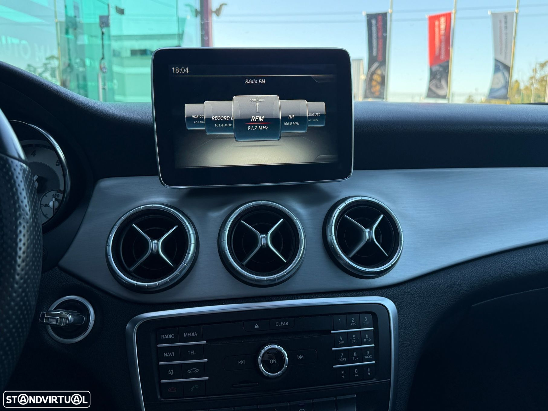 Mercedes-Benz CLA 200 d Shooting Brake AMG Line - 17