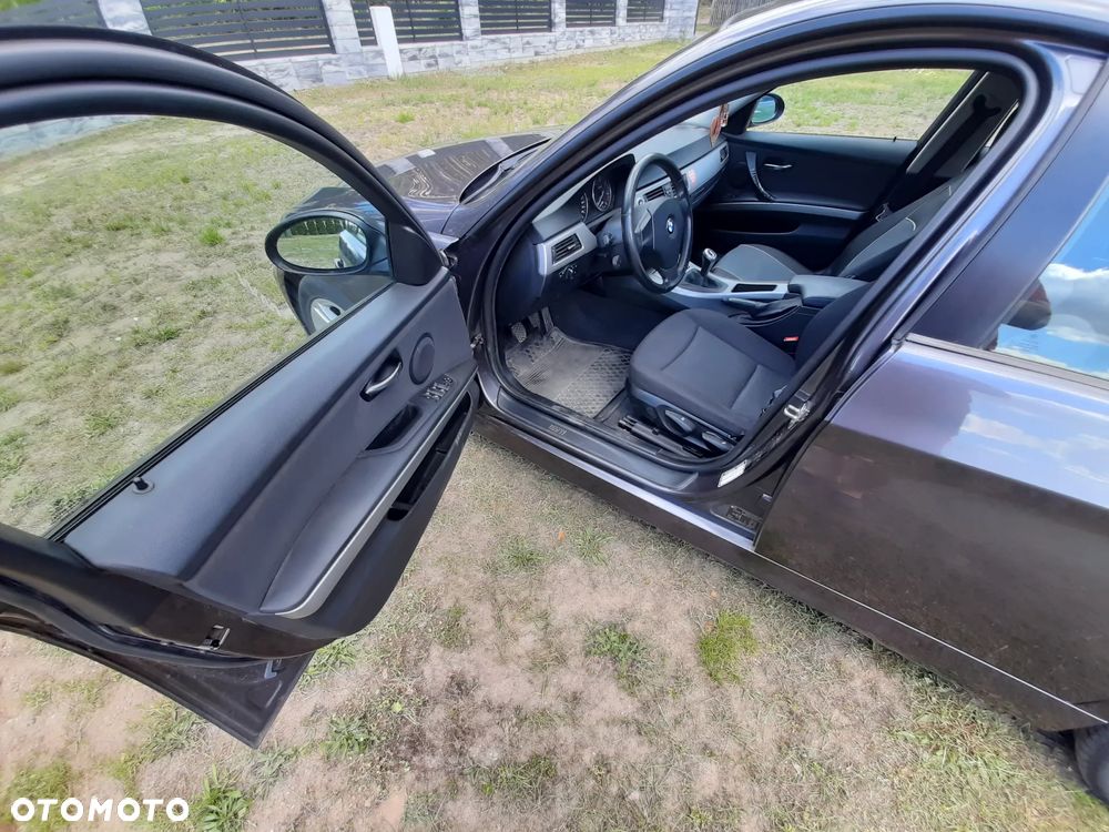 BMW Seria 3 320d - 4