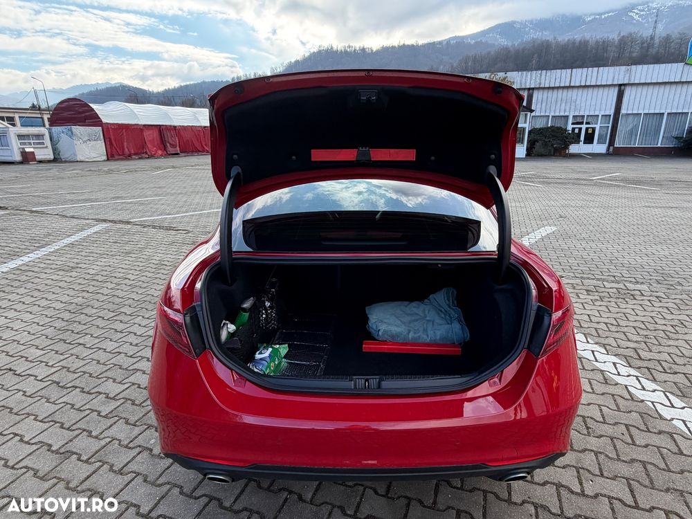 Alfa Romeo Giulia - 18
