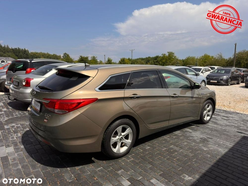 Hyundai i40 Kombi blue 1.6 Family+ - 9