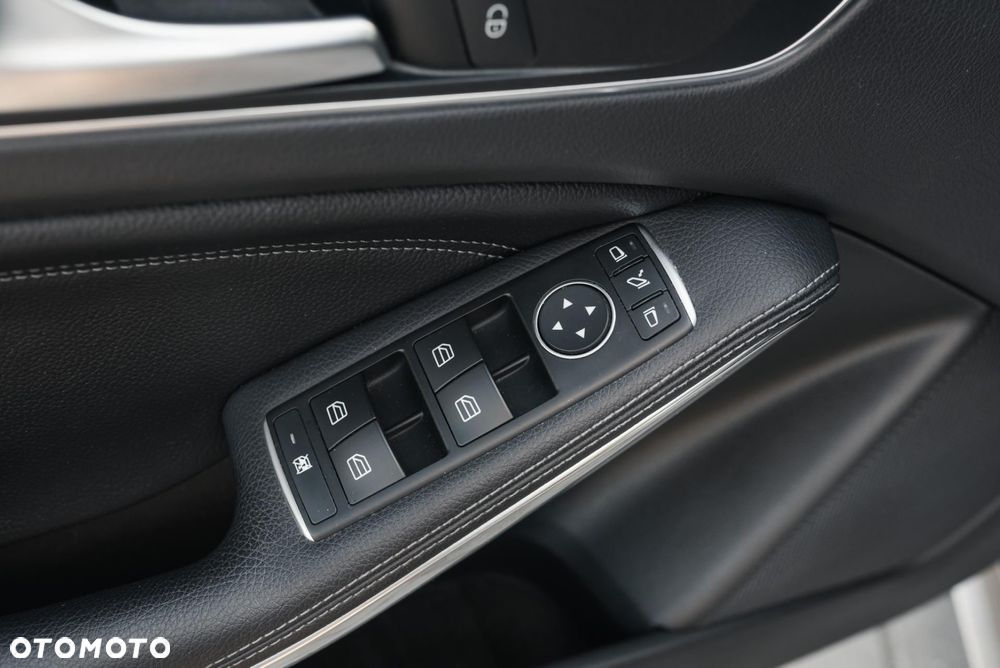 Mercedes-Benz Klasa A AMG 45 4Matic AMG Speedshift 7G-DCT - 31