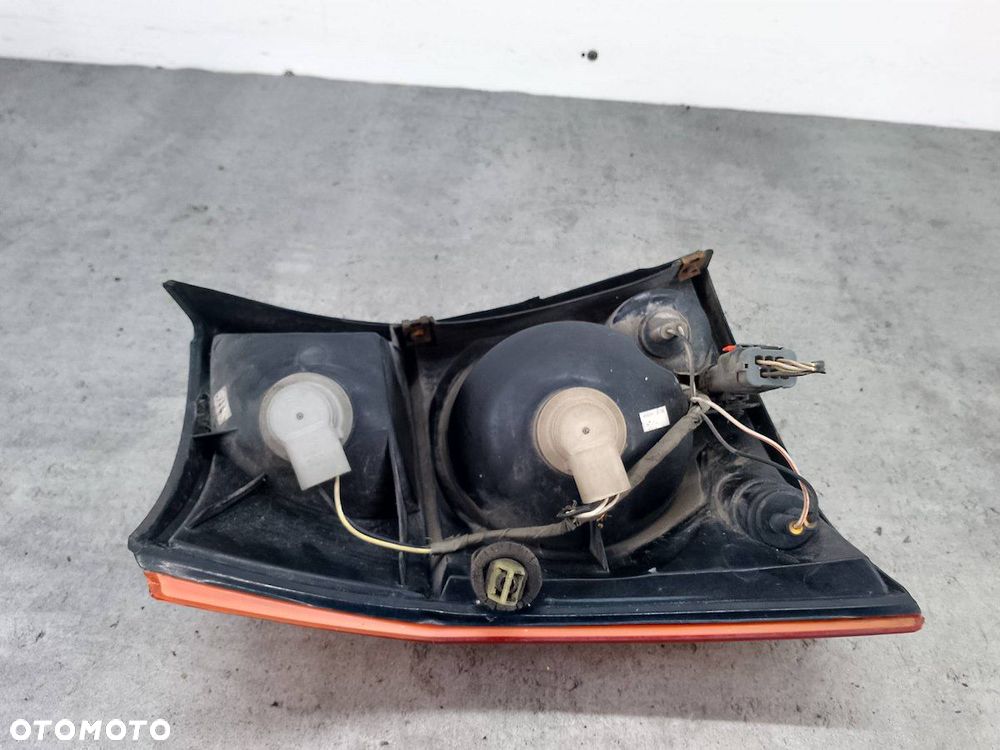 LAMPA TYLNA PRAWA CHRYSLER PACIFICA 04857586AB - 6