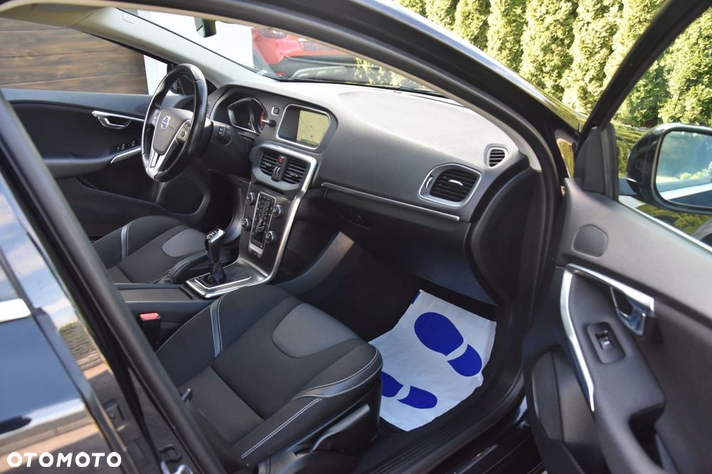 Volvo V40 D4 Drive-E Momentum - 19