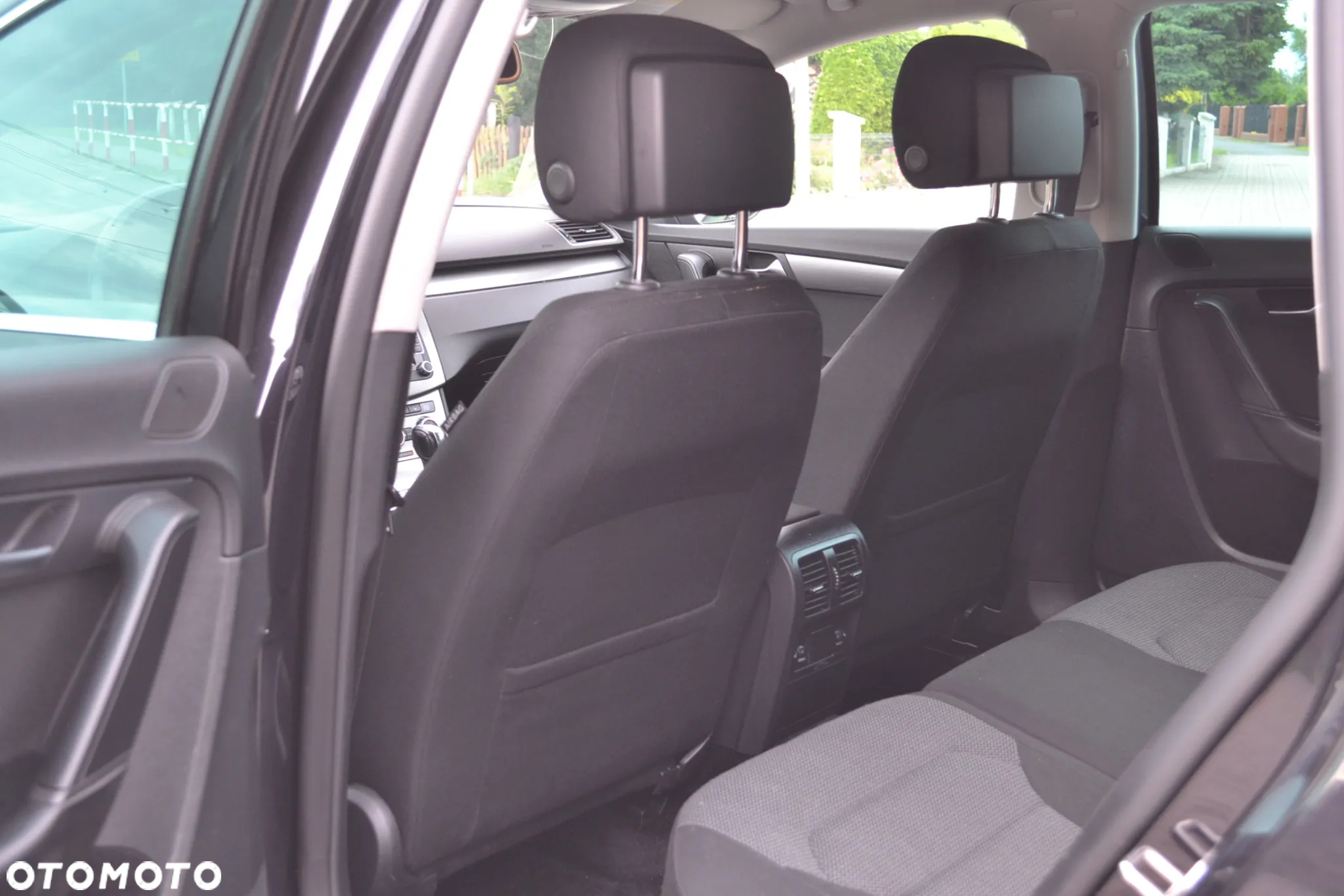 Volkswagen Passat 2.0 TDI Comfortline DSG - 14