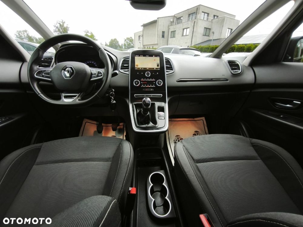 Renault Grand Scenic - 8