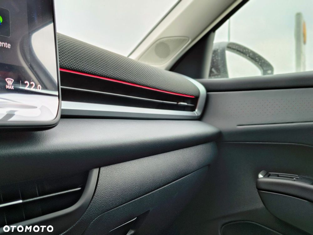 Volkswagen T-Roc - 30