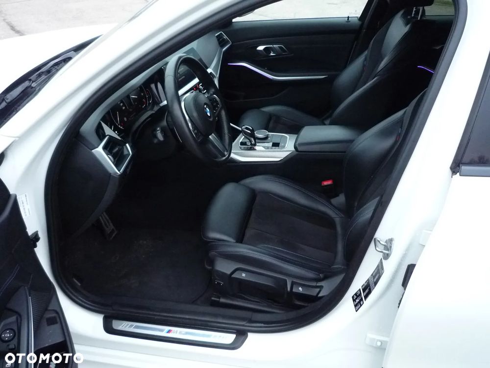 BMW Seria 3 330i xDrive M Sport sport - 14