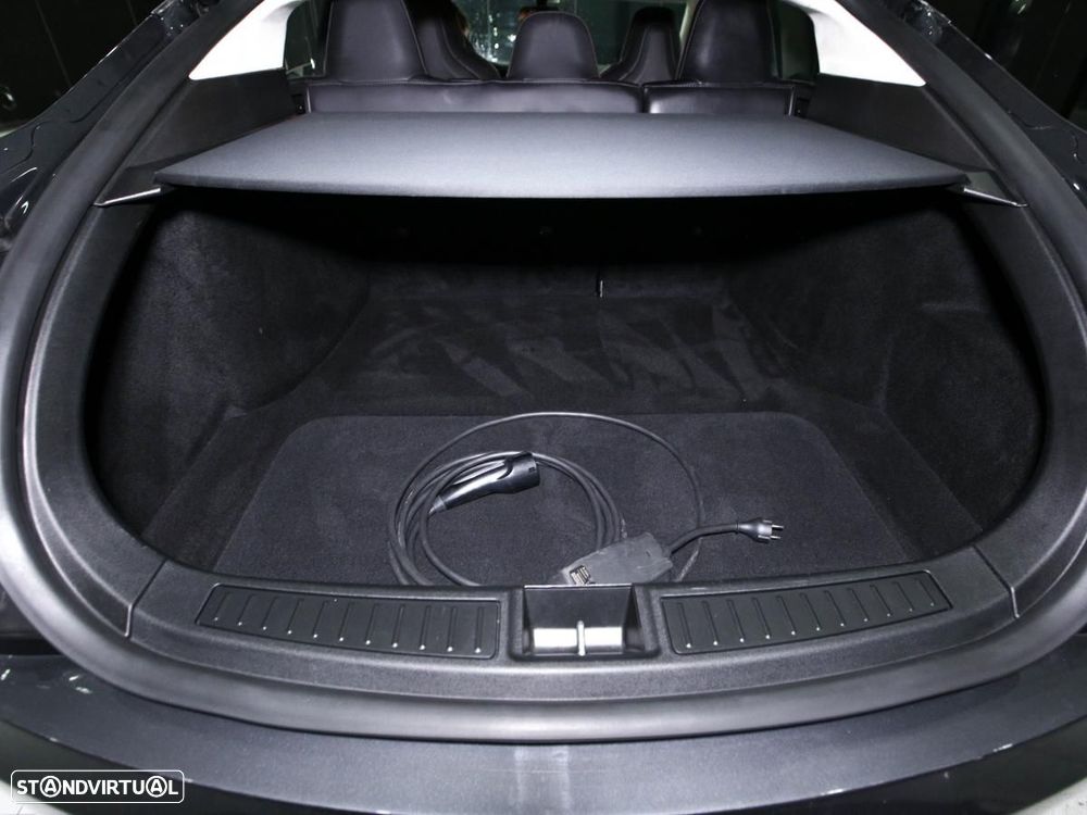Tesla Model S - 12