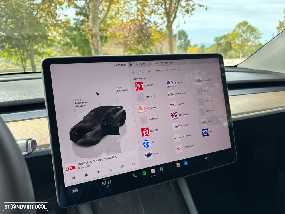 Tesla Model Y - 15