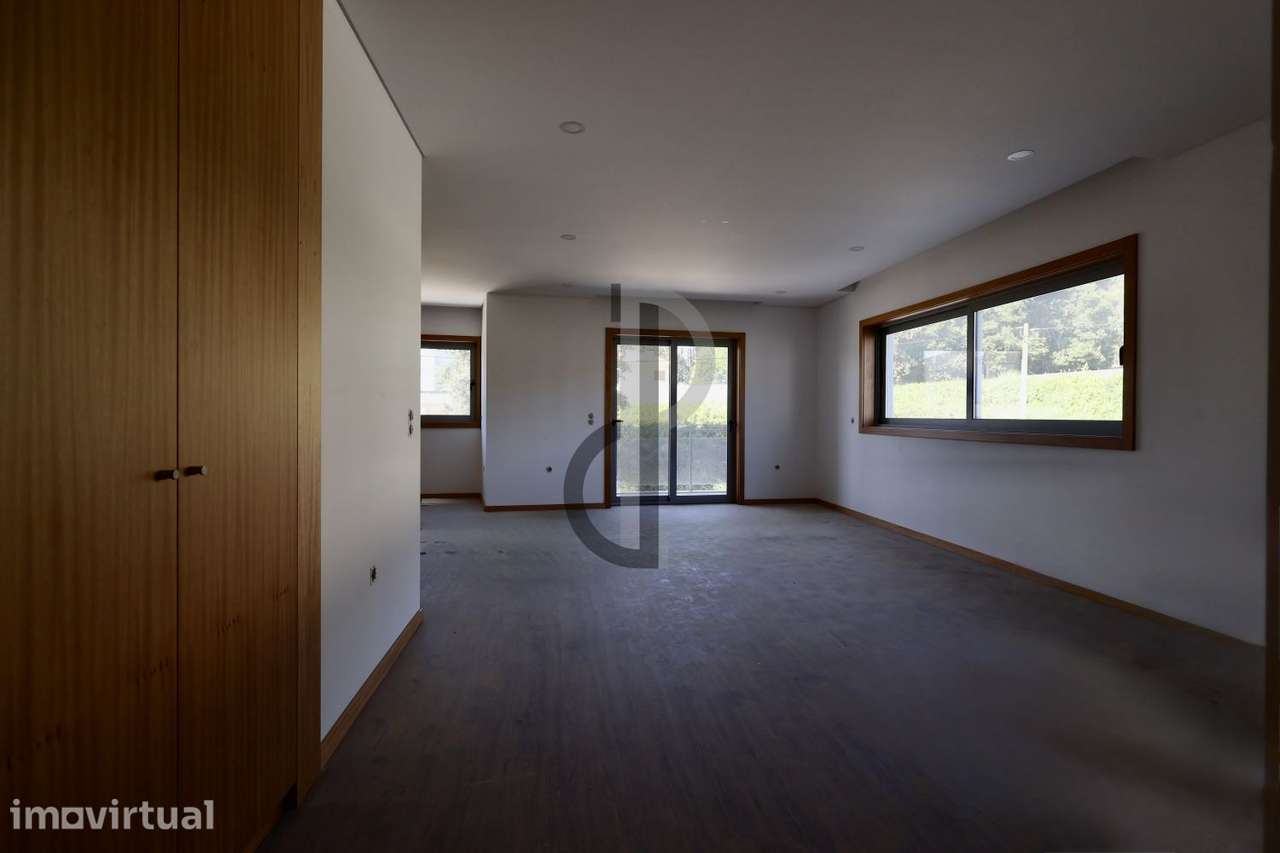 Apartamento T2+1 com 3 frentes e varandas - Junto ao Picoto - Grande imagem: 3/18