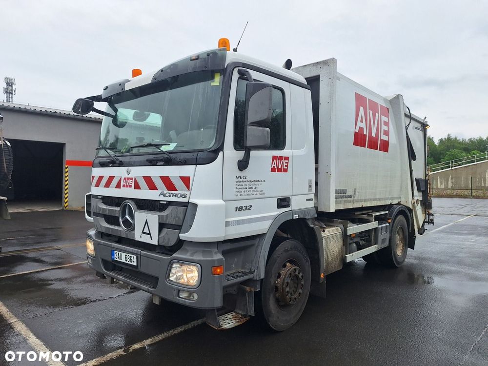 Versalift Actros 1832 L - 1