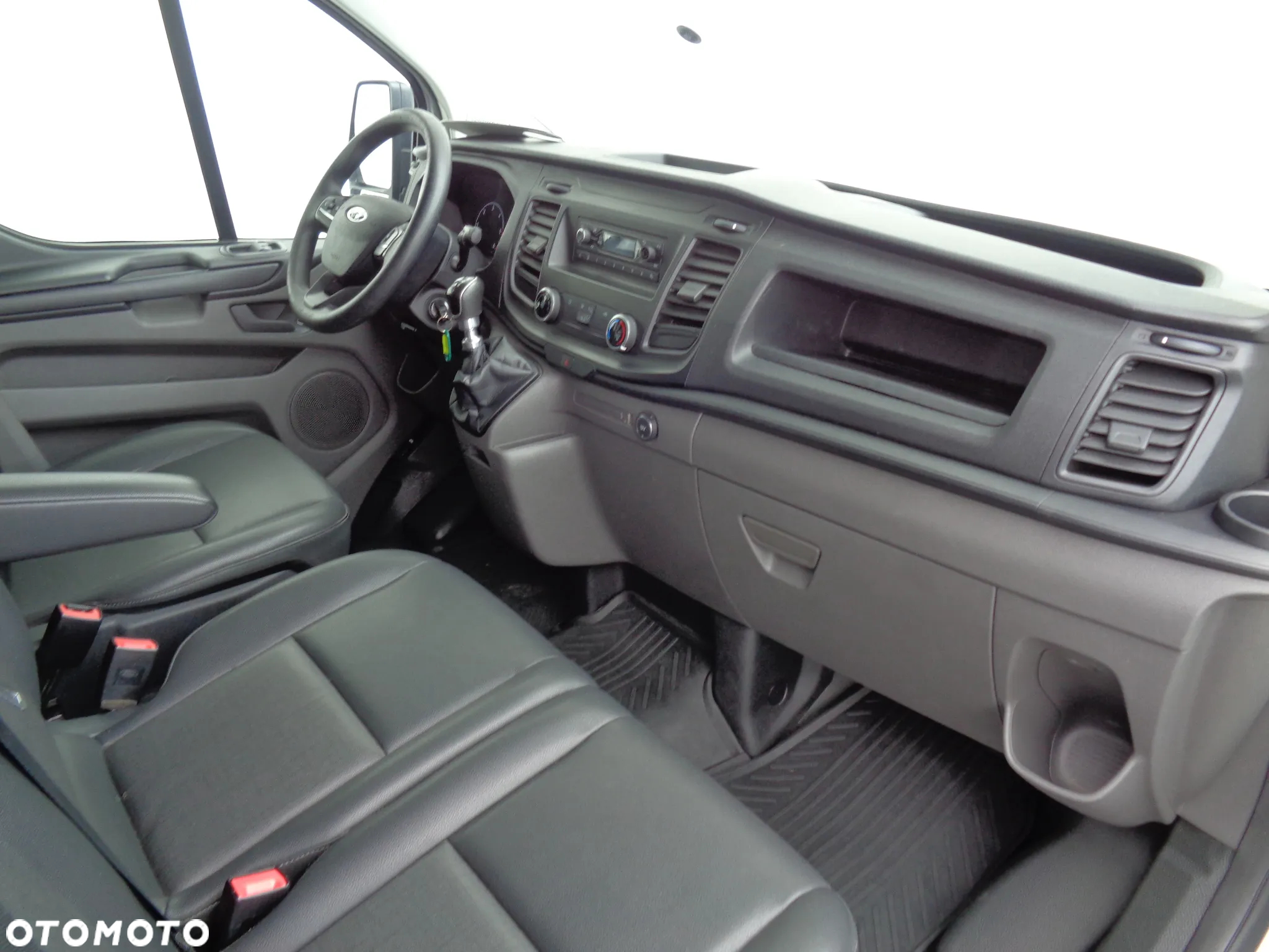 Ford TRANSIT CUSTOM - 11