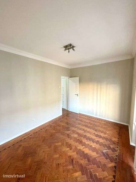 Apartamento T3 com muita luz 1.400€ em Almada  Cova da Piedade - Grande imagem: 2/9