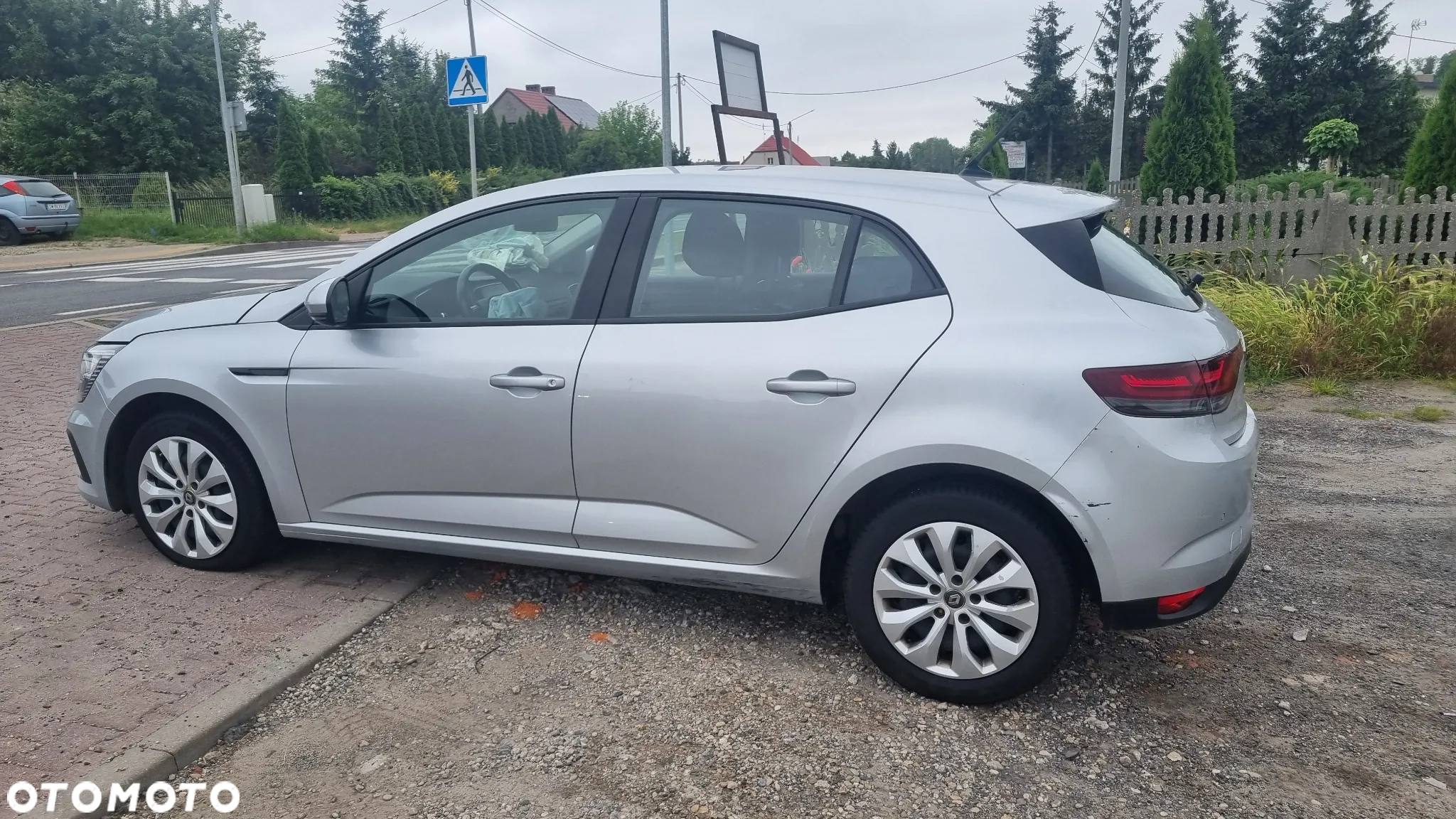 Renault Megane 1.5 Blue dCi Business - 11