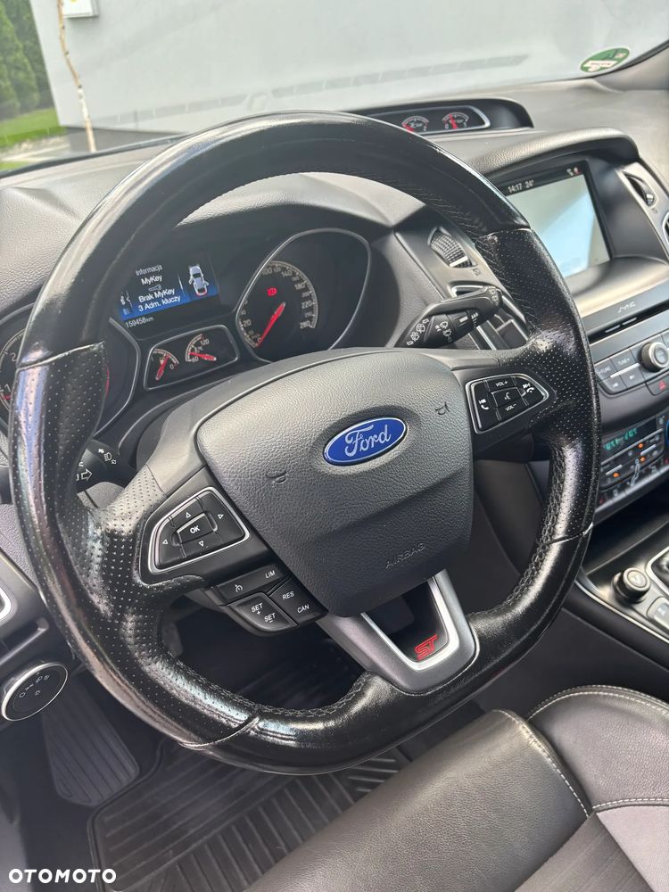 Ford Focus 2.0 TDCi ST mit Leder-Exclusiv-Paket - 35