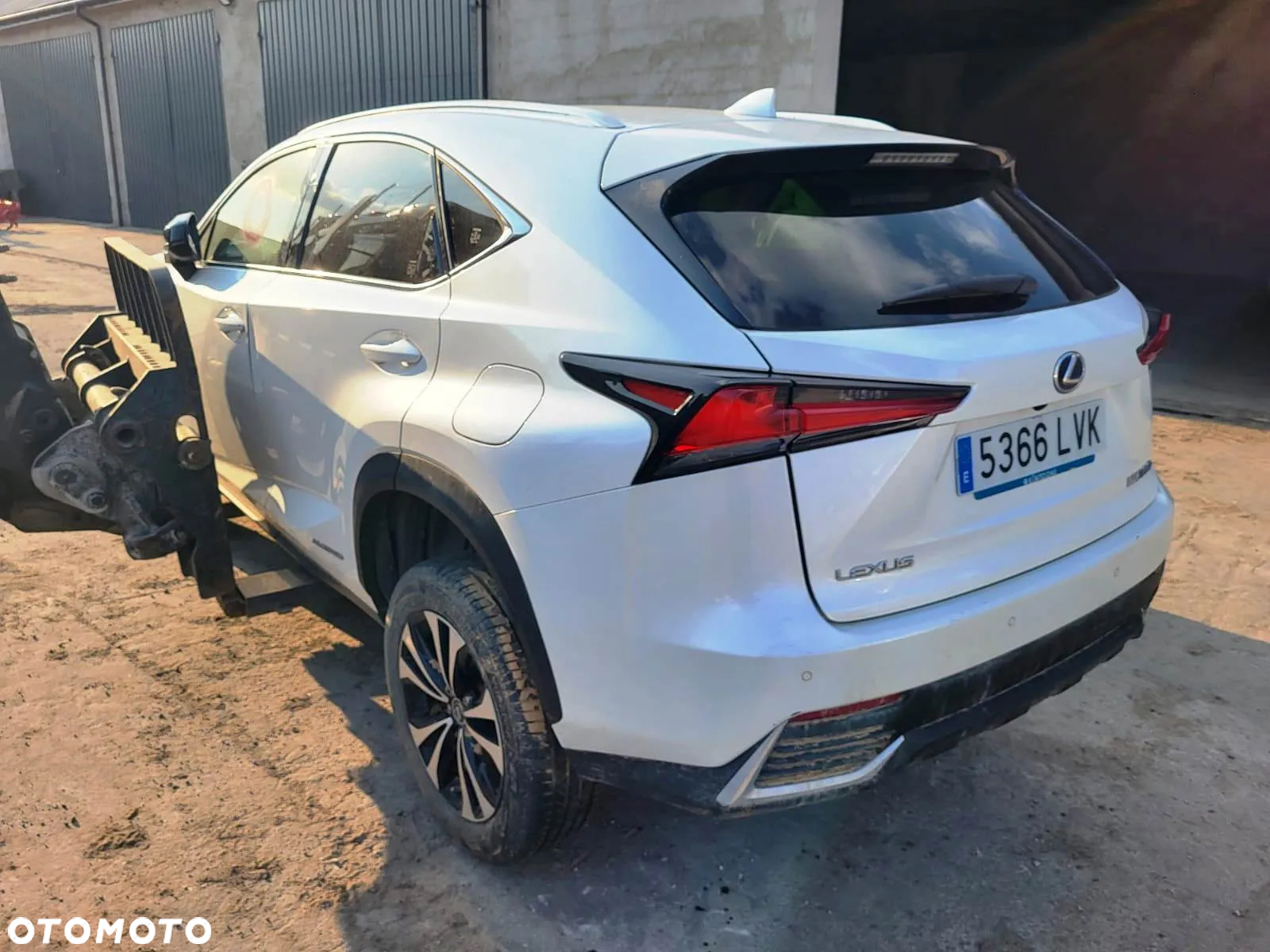 Lexus NX 300h Elegance 2WD - 3