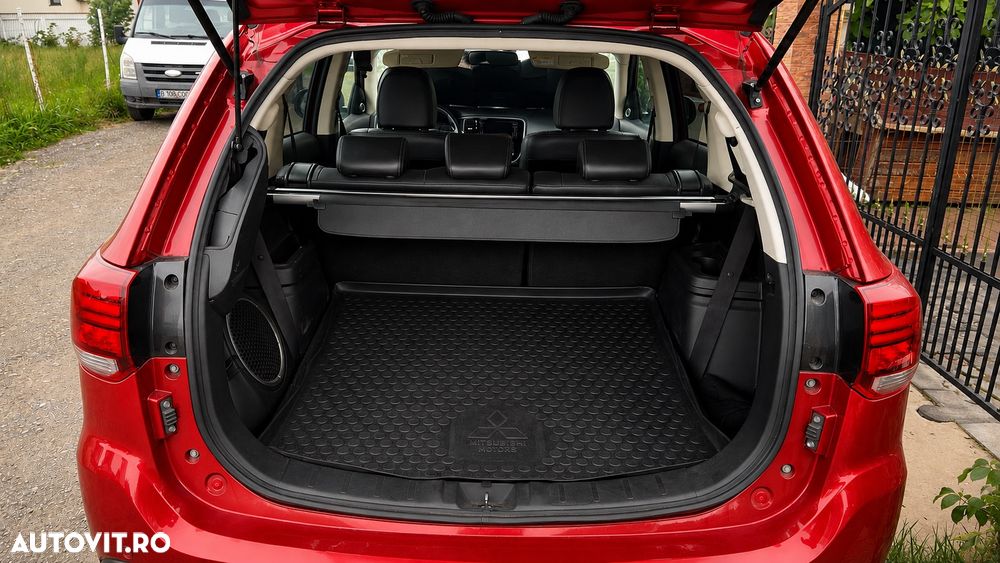 Mitsubishi Outlander - 7