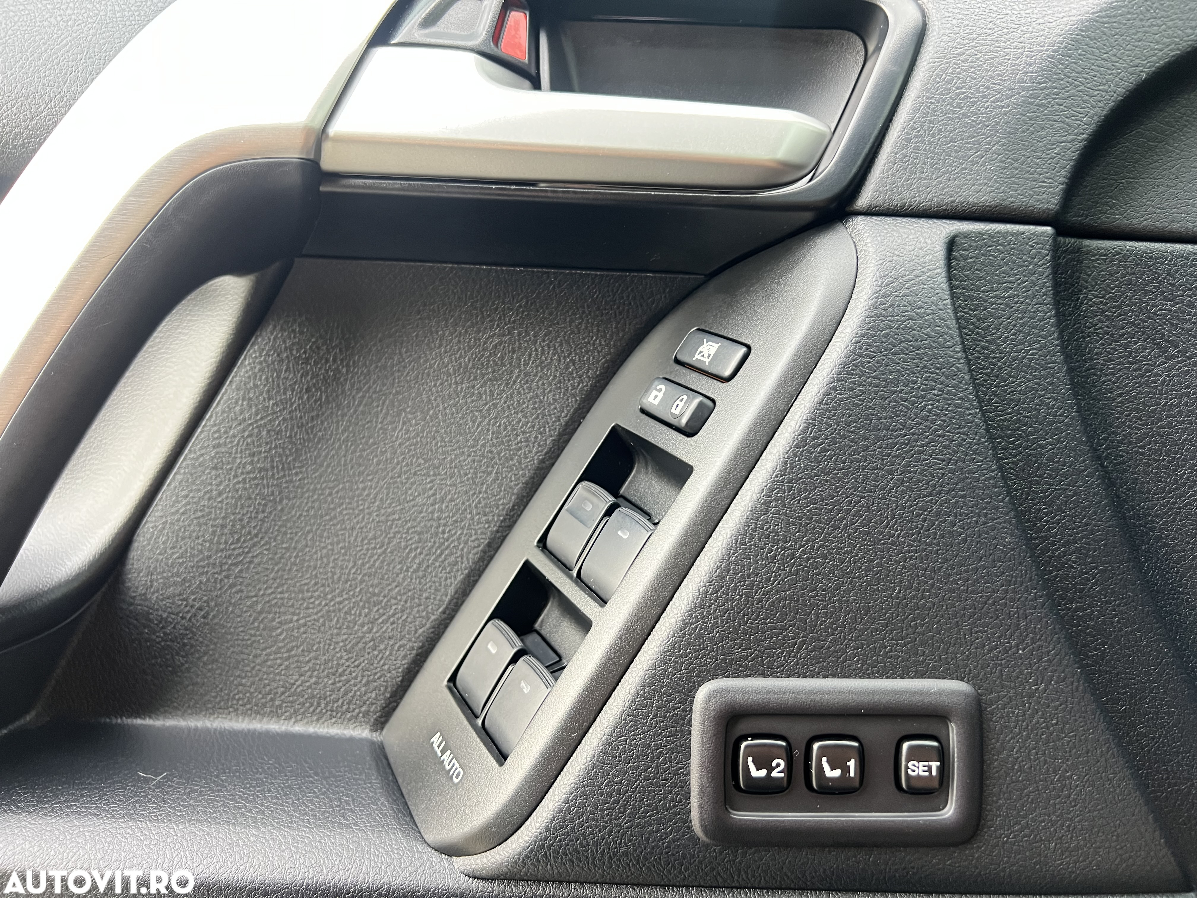 Toyota Land Cruiser 2.8l Turbo D-4D A/T Executive - 36