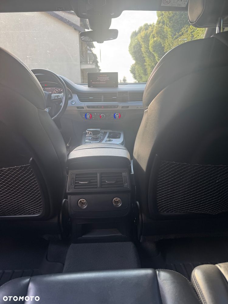 Audi Q7 - 10