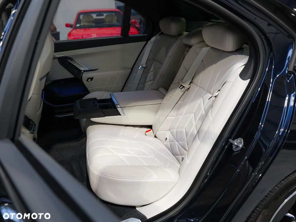 BMW Seria 7 740d xDrive sport - 18