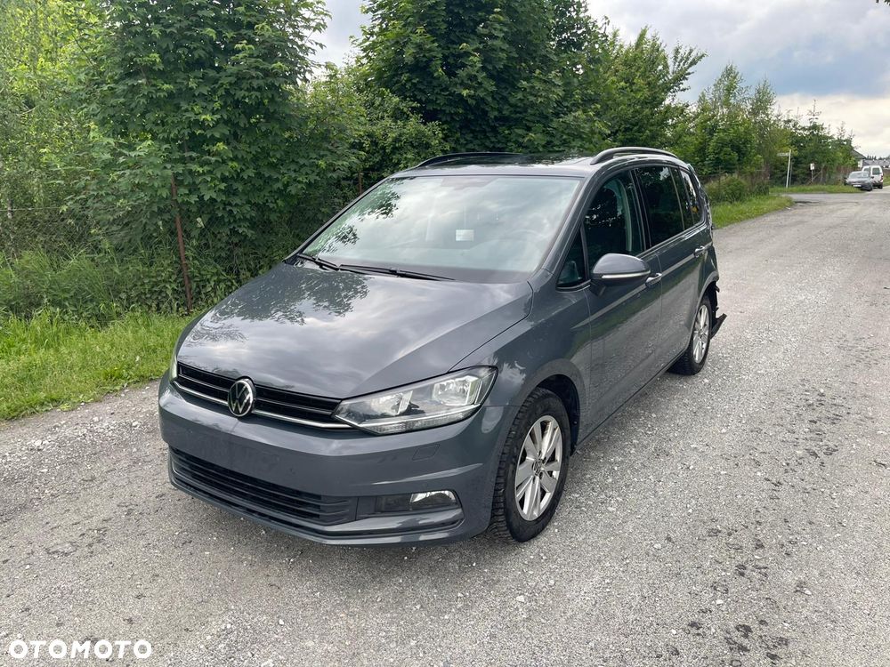 Volkswagen Touran - 1